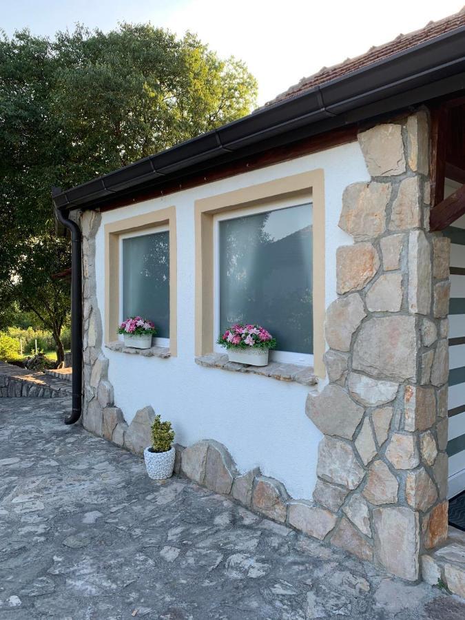Kuca Za Iznajmljivanje Andrija 루브스키 외부 사진